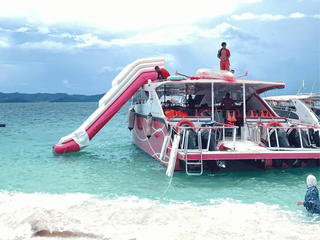 Phi Phi, Maya Bay & Khai Islands Full-Day Catamaran Tour — turquoise water and limestone cliffs of Maya Bay, Phi Phi (photo 1)