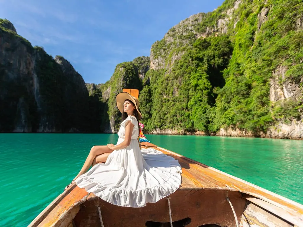 Maya Bay Half-Day Longtail Tour with Snorkelling — turquoise water and limestone cliffs of Maya Bay, Phi Phi (photo 1)