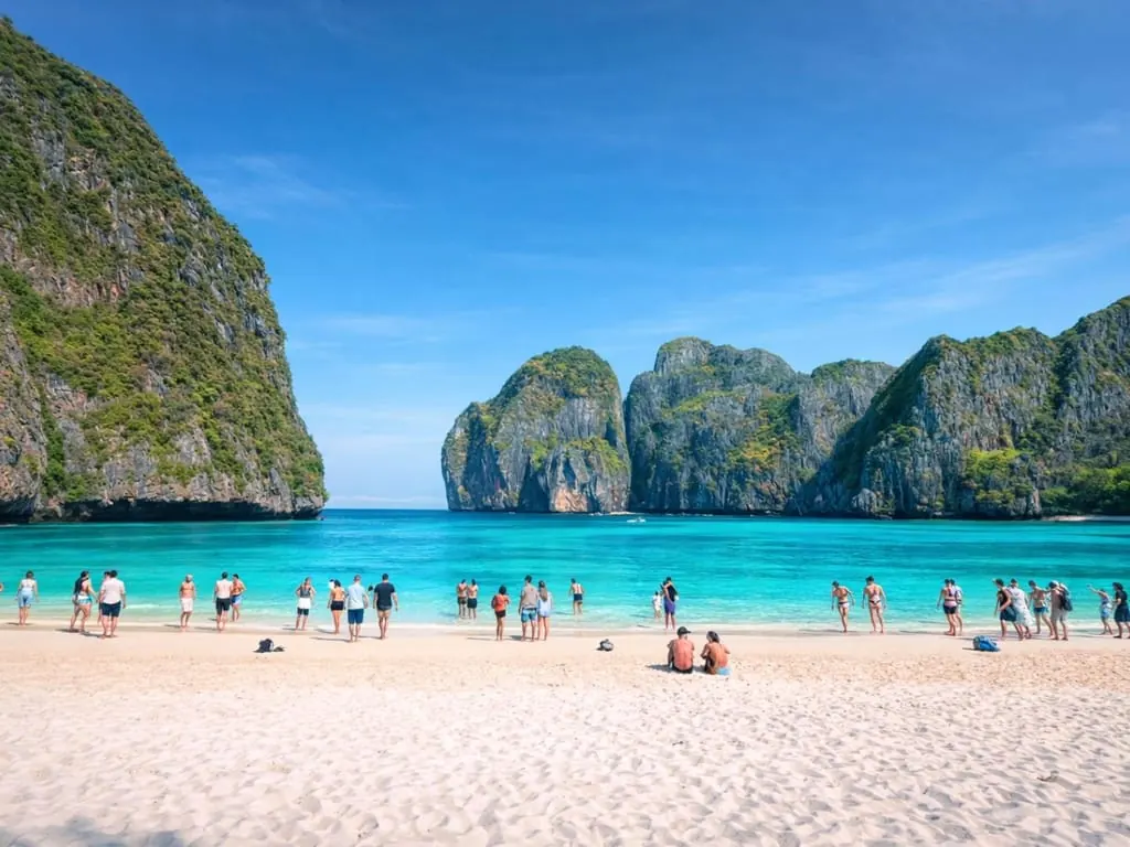 Maya Bay Early-Morning Speedboat Tour — turquoise water and limestone cliffs of Maya Bay, Phi Phi (photo 1)